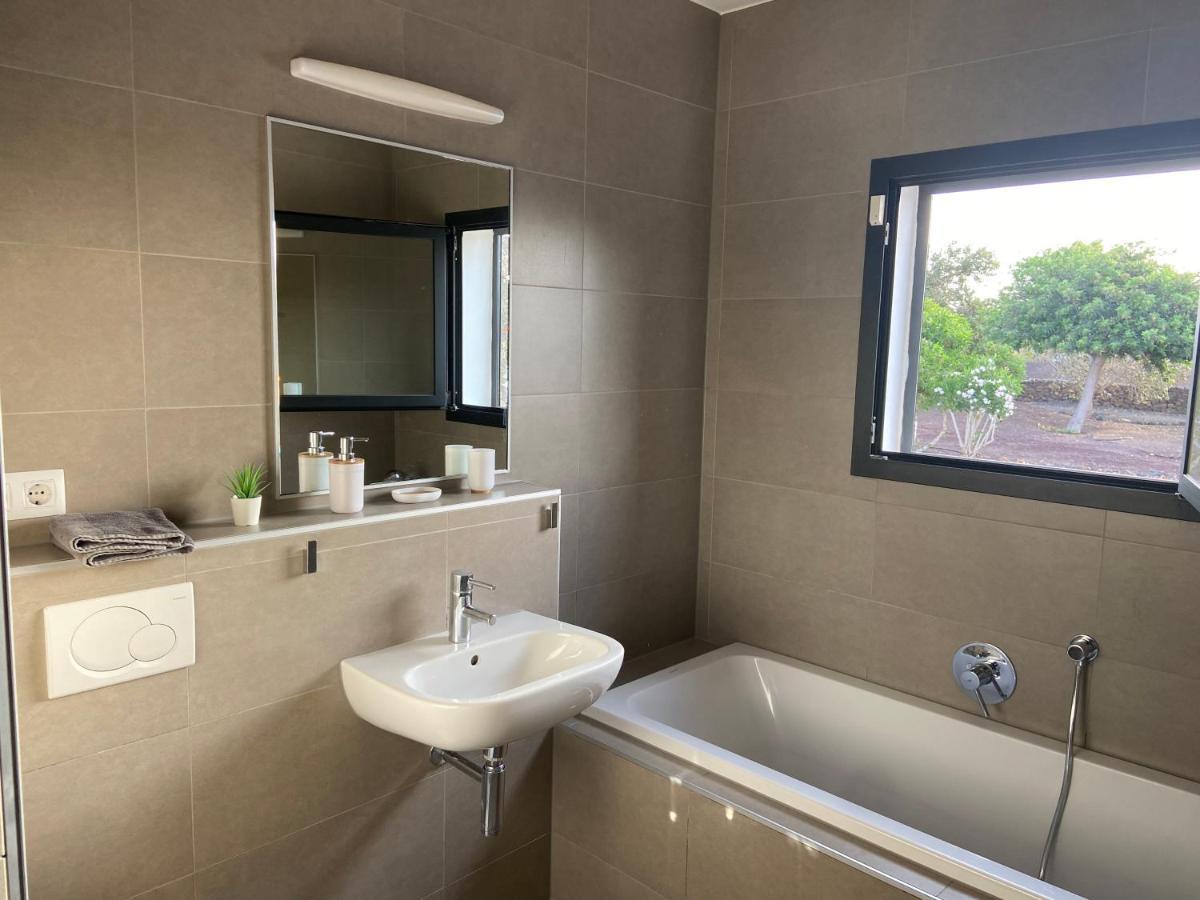 Heated & Shared Pool Villa Matriana 36A, North Shore Villas Lajares Exteriör bild